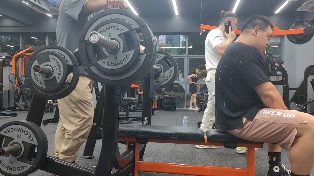 卧推150kg，沉浸式试举失败_哔哩哔哩_bilibili