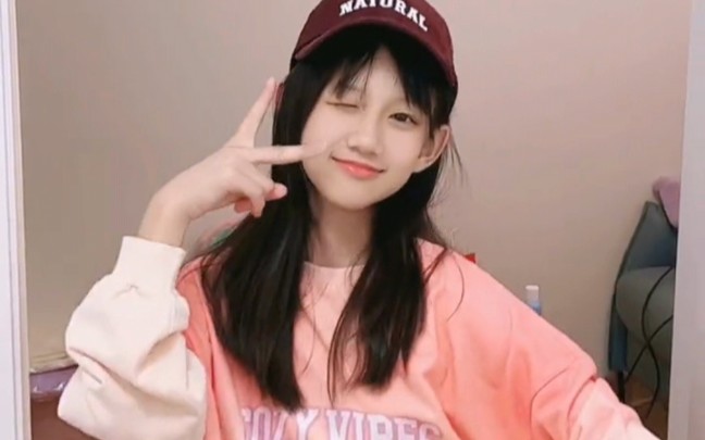 小叶子vanessa:只要我站得够高你就还是1米4的小孩