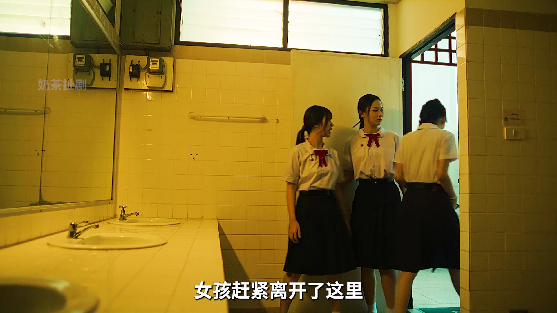 丑女孩为了变美,不惜一切代价《美丽》