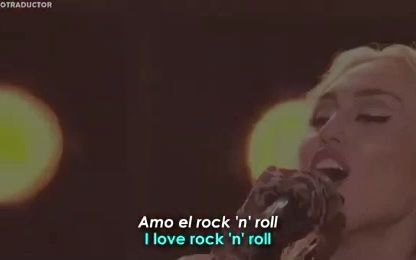 [图]大马翻译仔分享：英语辣妹小天后Miley+老牌歌后live合唱 I Love Rock And Roll （英文歌词字幕版）