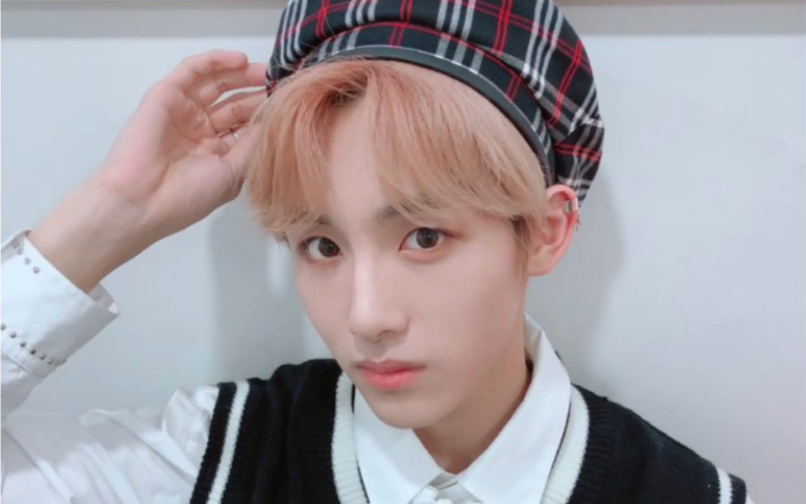 活动  【董思成/winwin】时不时的会怀念那个贝雷帽小昀