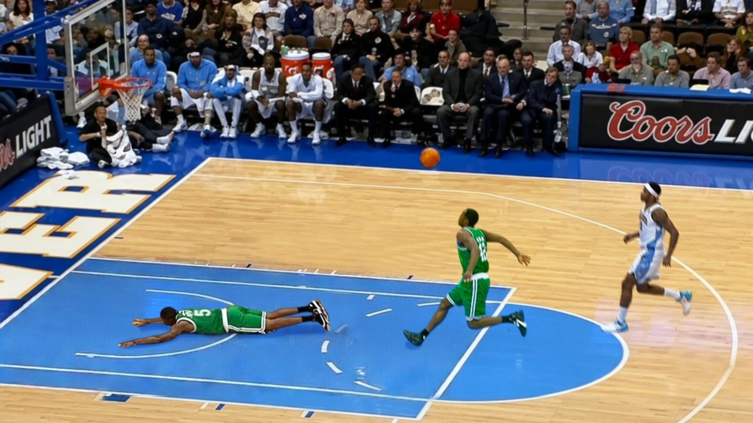NBA历史40大最具创意、惊艳世人的独特扣篮合集！