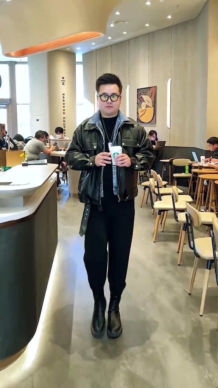 降温了胖男生穿一身黑是真的显瘦又帅气快给你家胖对象安排这一套