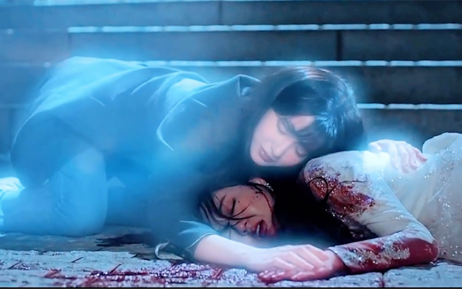 露娜死之前都想着求得雪雅的原谅啊!##顶楼2