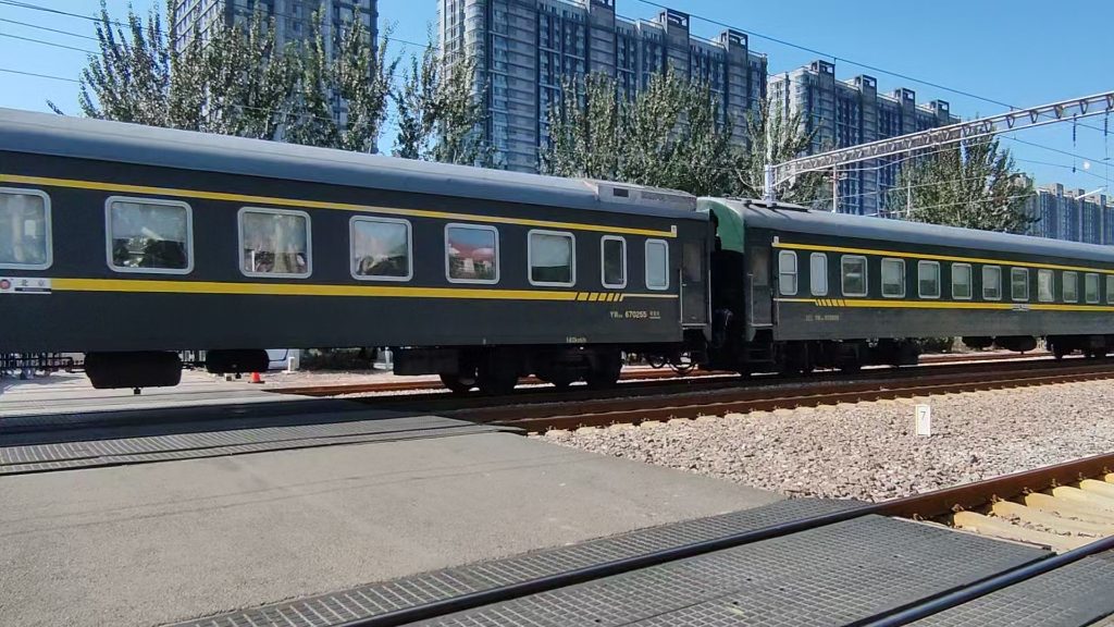 【中国铁路】k430次列车通过水南庄道口