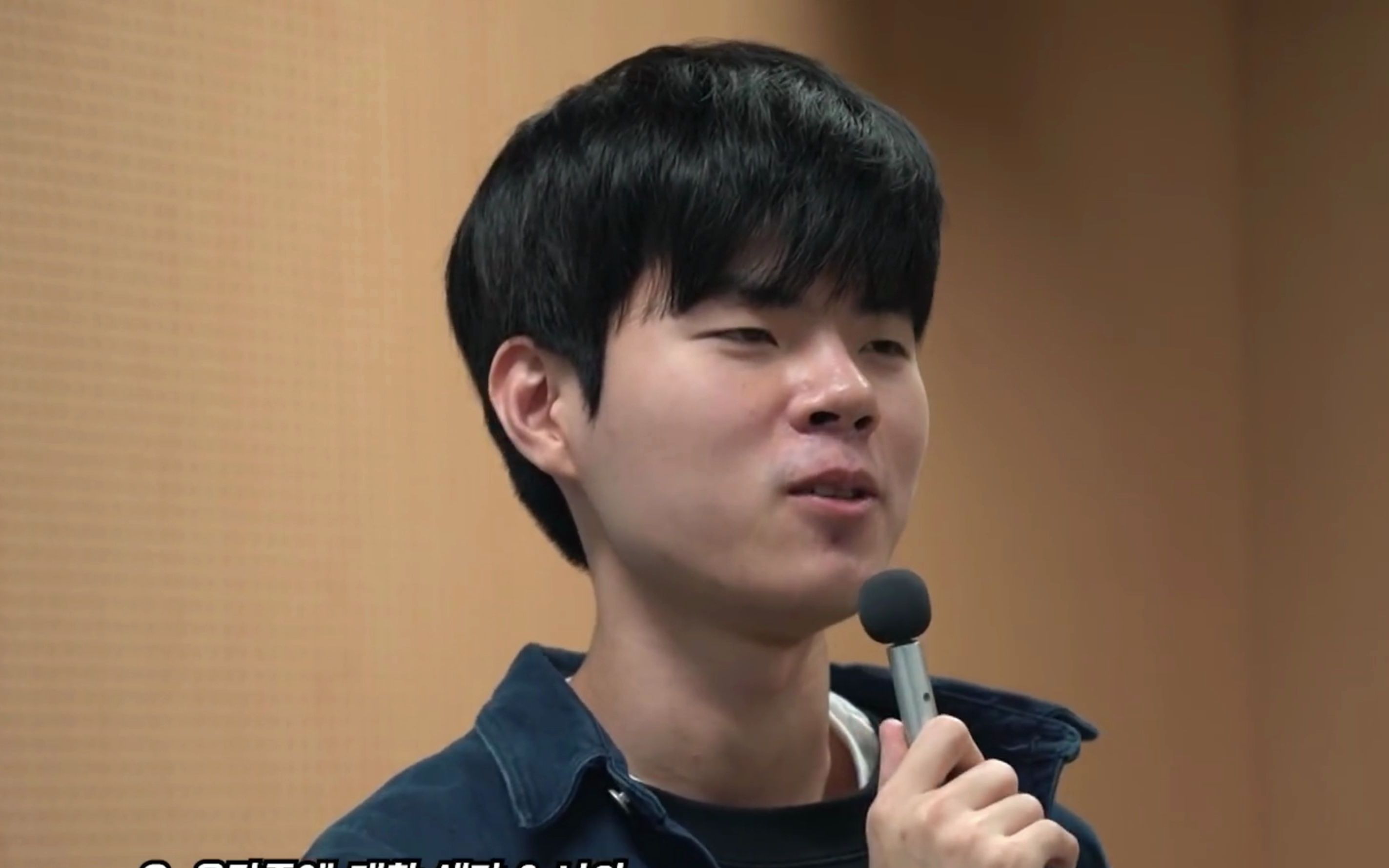 奎子牛仔外套cut