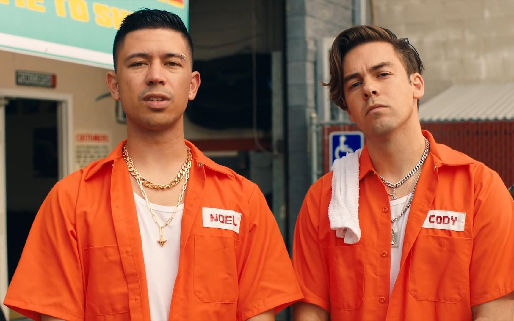 欧美嘻哈新歌速递tinymeatgangbrokebitch官方mv