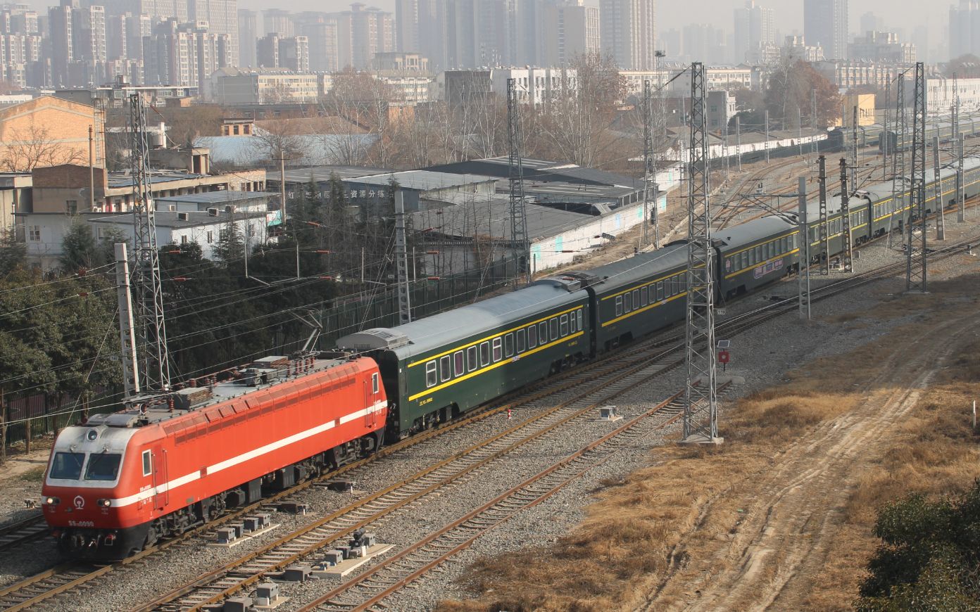 20230118_115606【兰局的春运25t临客】ss7e-0090牵引k4237次(北京西