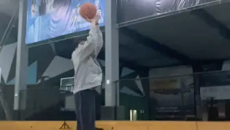 高二学生沉淀了四年的跳投看看怎么样