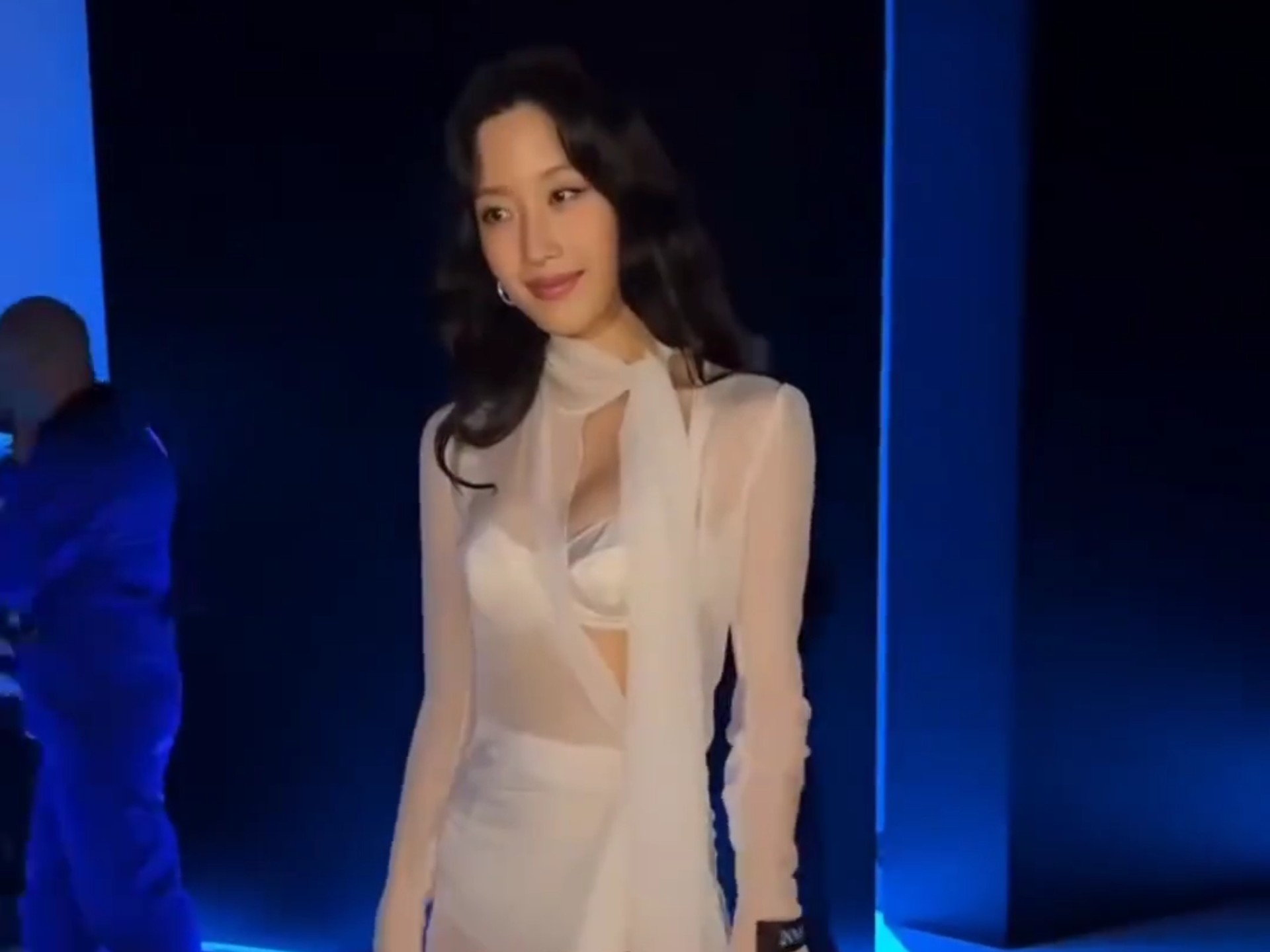 文佳煐女神降临，真的太美了