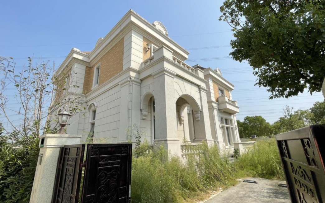 活动  今天带大家看一套赵巷国际别墅区的次新房,六合别墅