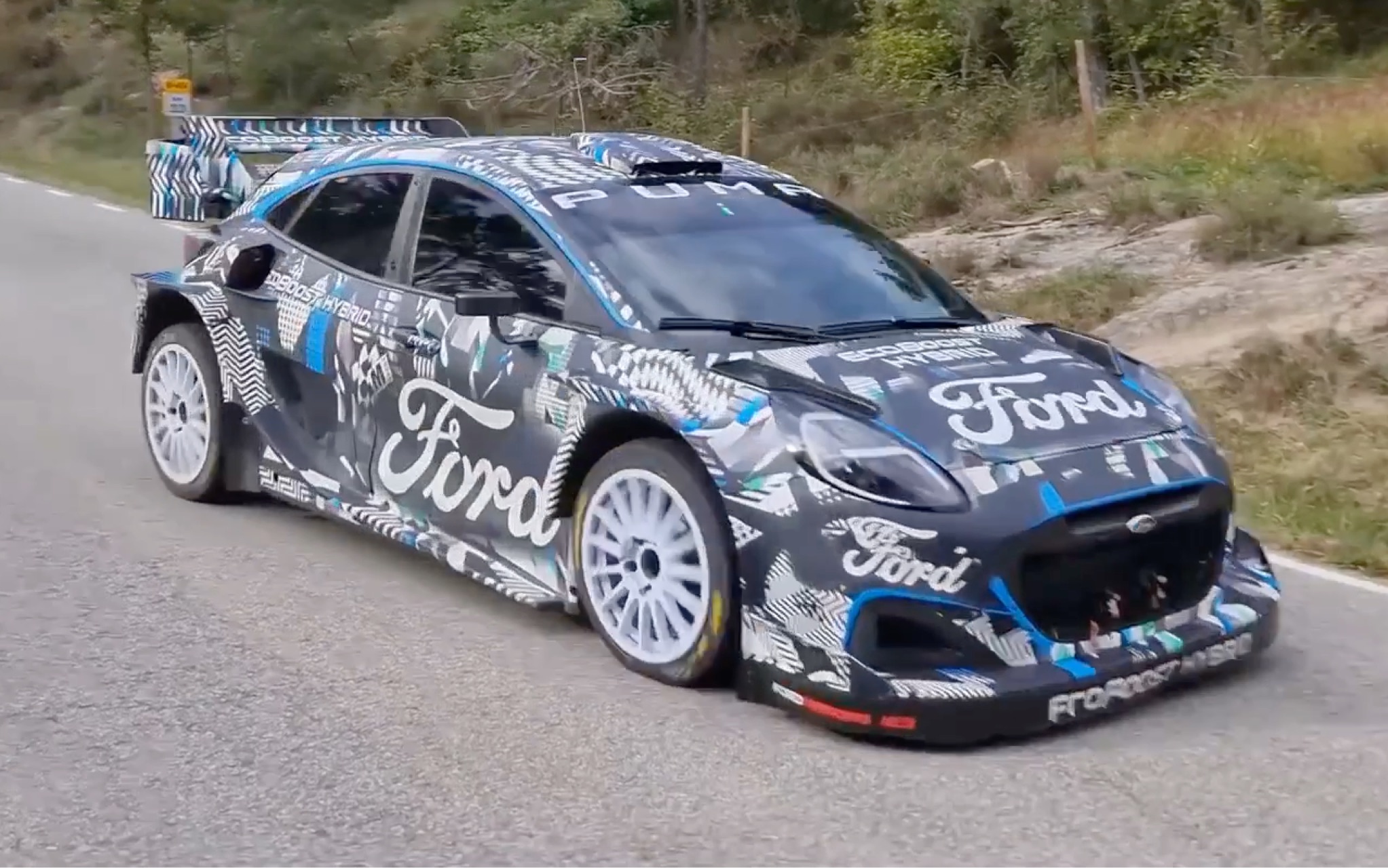 【wrc】勒布测试2022m-sport福特puma rally1混动赛车_哔哩哔哩_bili