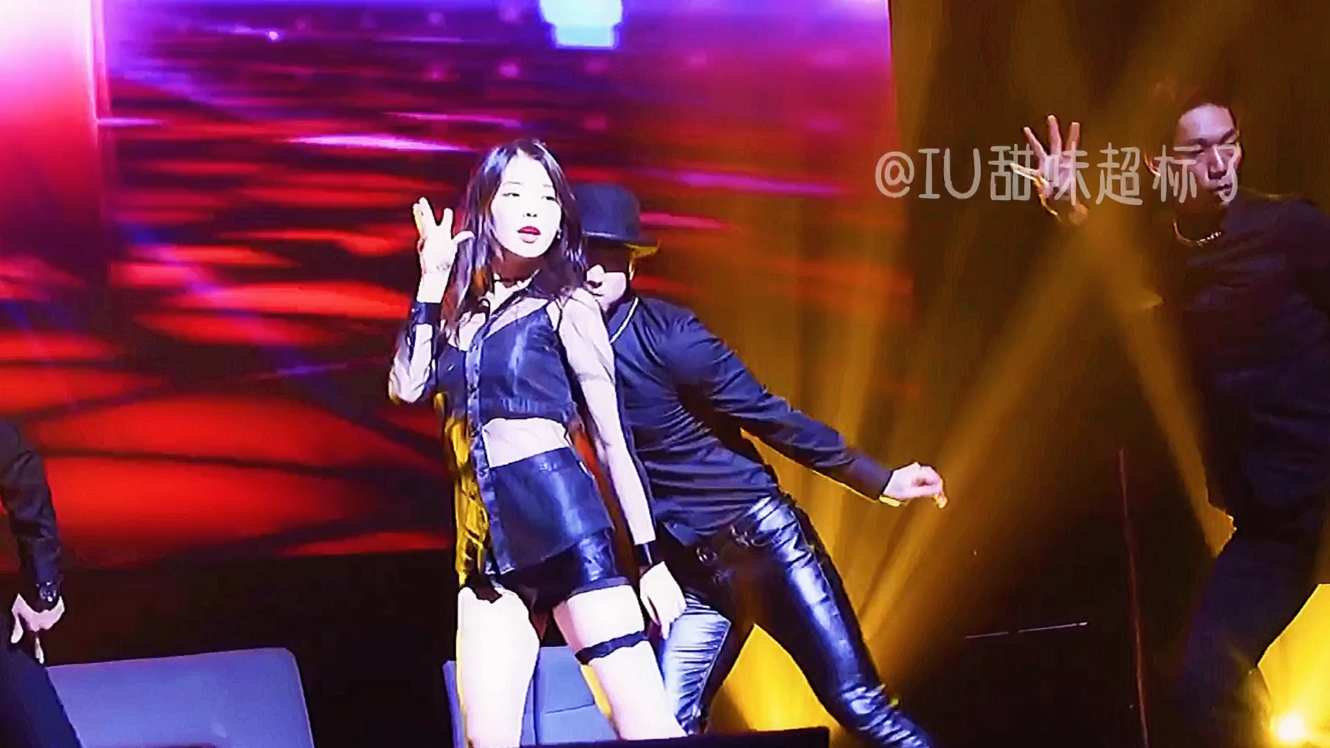 活动作品iu在制作人中这段舞蹈让人扛不住啊