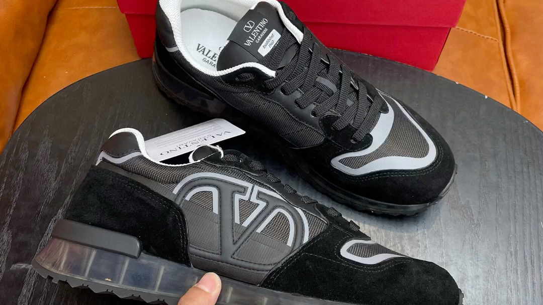 高仿valentin*华伦天奴 最新款男士休闲运动鞋.