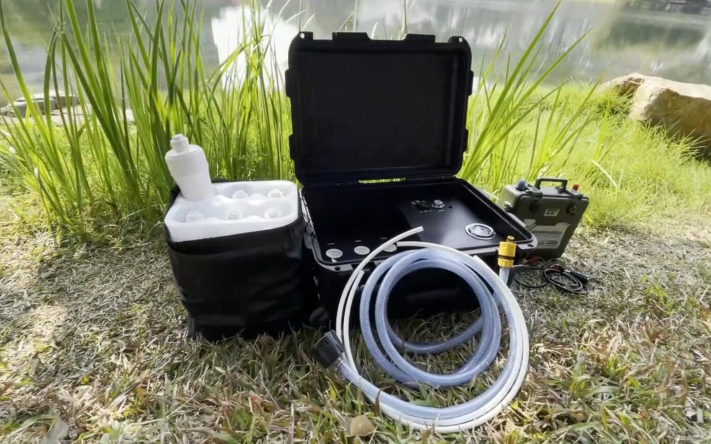 户外便携式应急救援净水器,应急净水箱每小时净化300升
