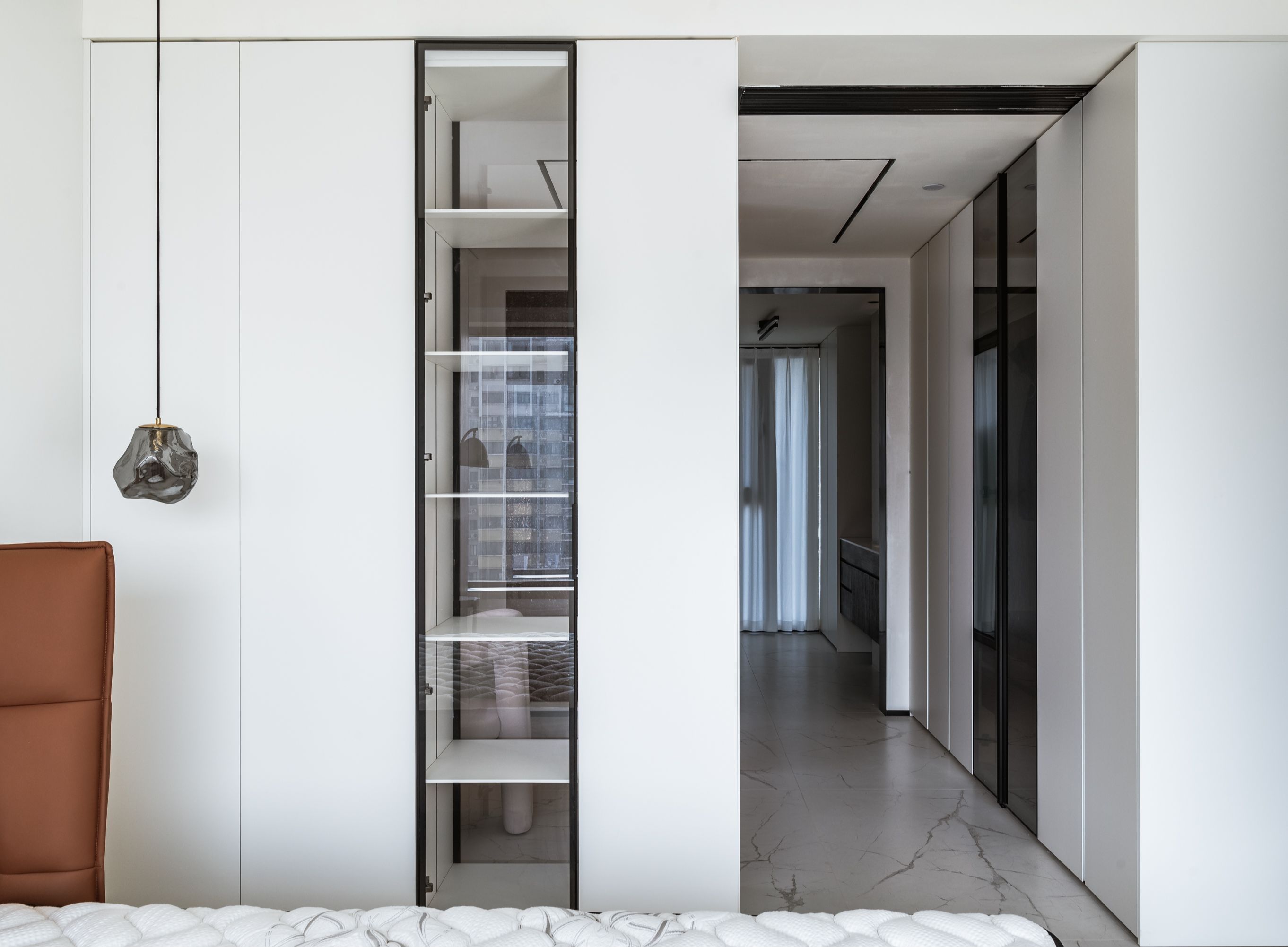 卧室隔断不用砌墙,用衣柜隔断,储物空间up!