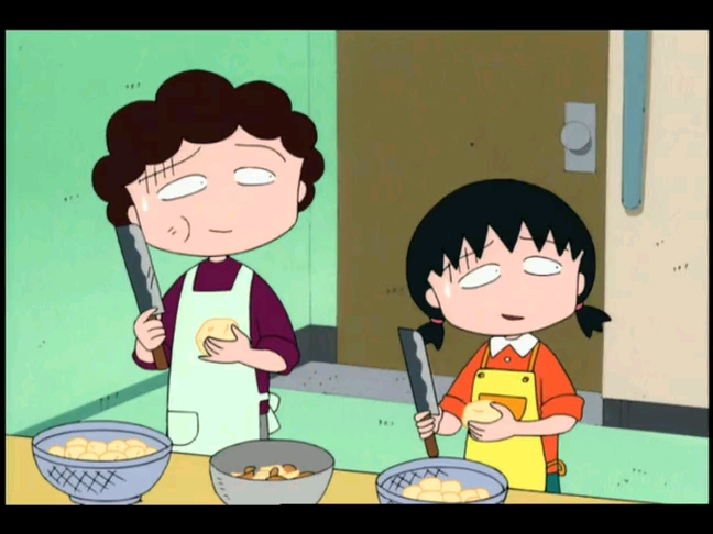 樱桃小丸子之妈妈和小丸子躲的好远太危险了不敢靠近