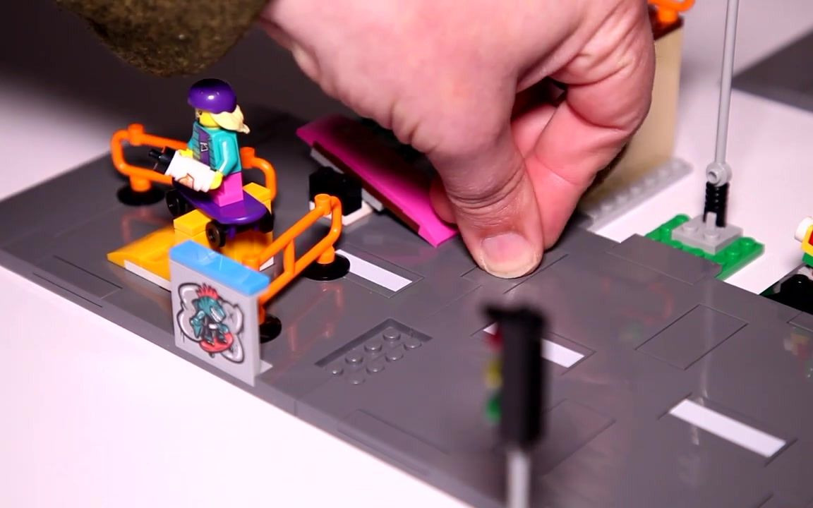 【乐高速拼】城市系列60290 滑板公园_哔哩哔哩_bilibili