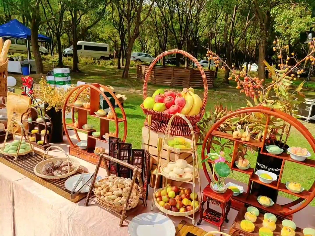 上海烩见餐饮,餐饮外烩公司,草坪婚礼自助餐,户外烧烤自助餐,生日派对