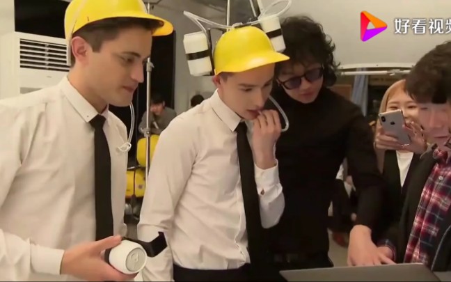 【非正式会谈】拍摄花絮,幕后的假笑男孩们!