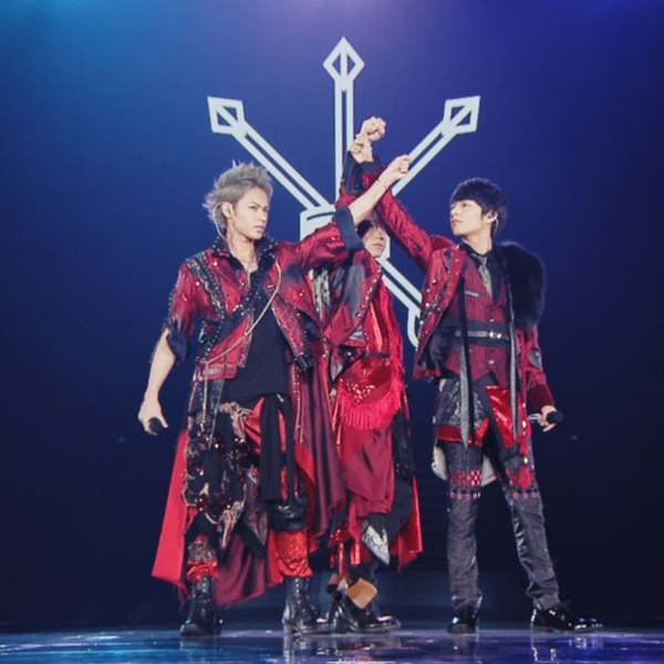 [英语字幕] KAT-TUN LIVE 2018 UNION 充电回归海贼归来_哔哩哔哩 