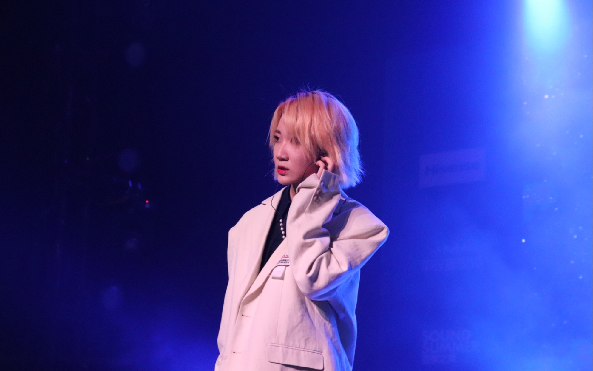 【天漠音乐节】无人区玫瑰 乃万 capper_哔哩哔哩_bilibili