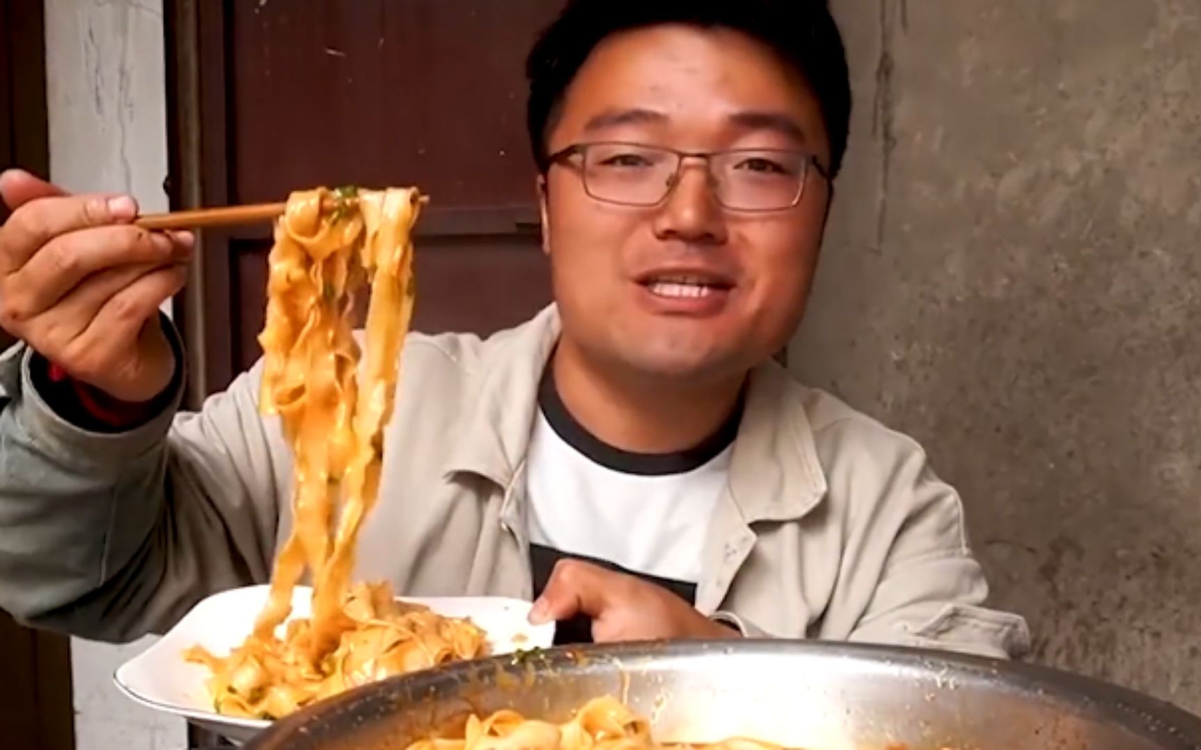 曾经年入百万的徐大sao,为啥现在不火了呢?网友:细节决定成败