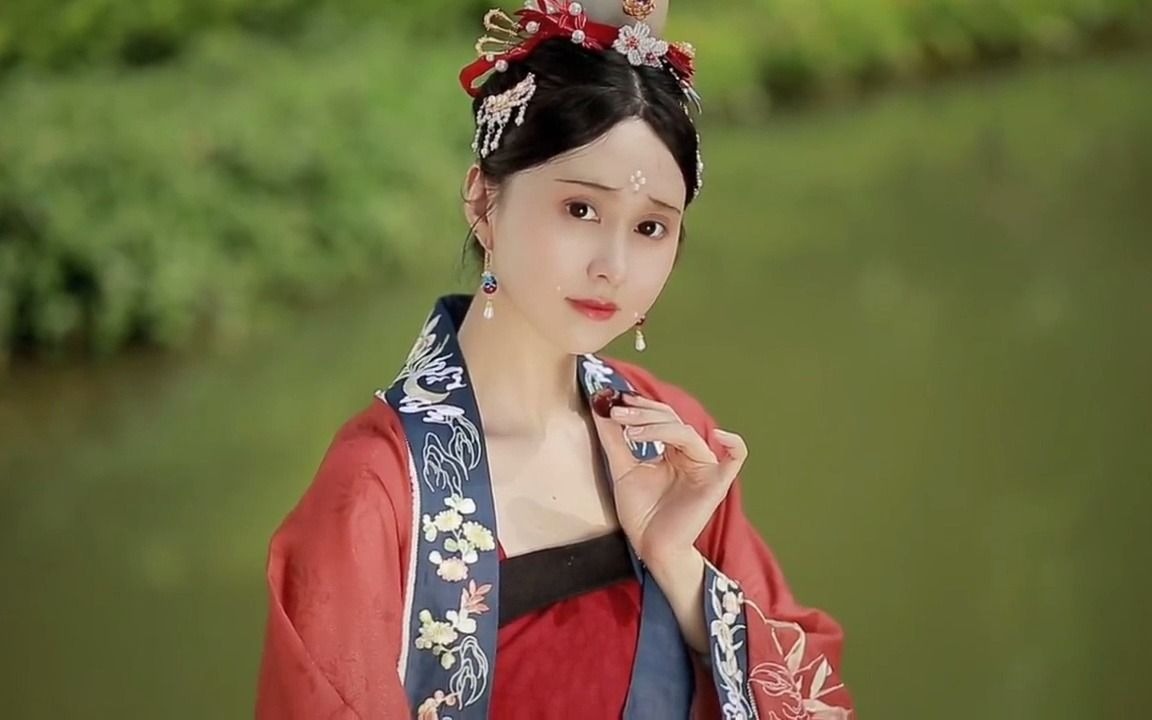 汉服美女 |宋制啼妆yyds!好美的衣服好美的妆容!