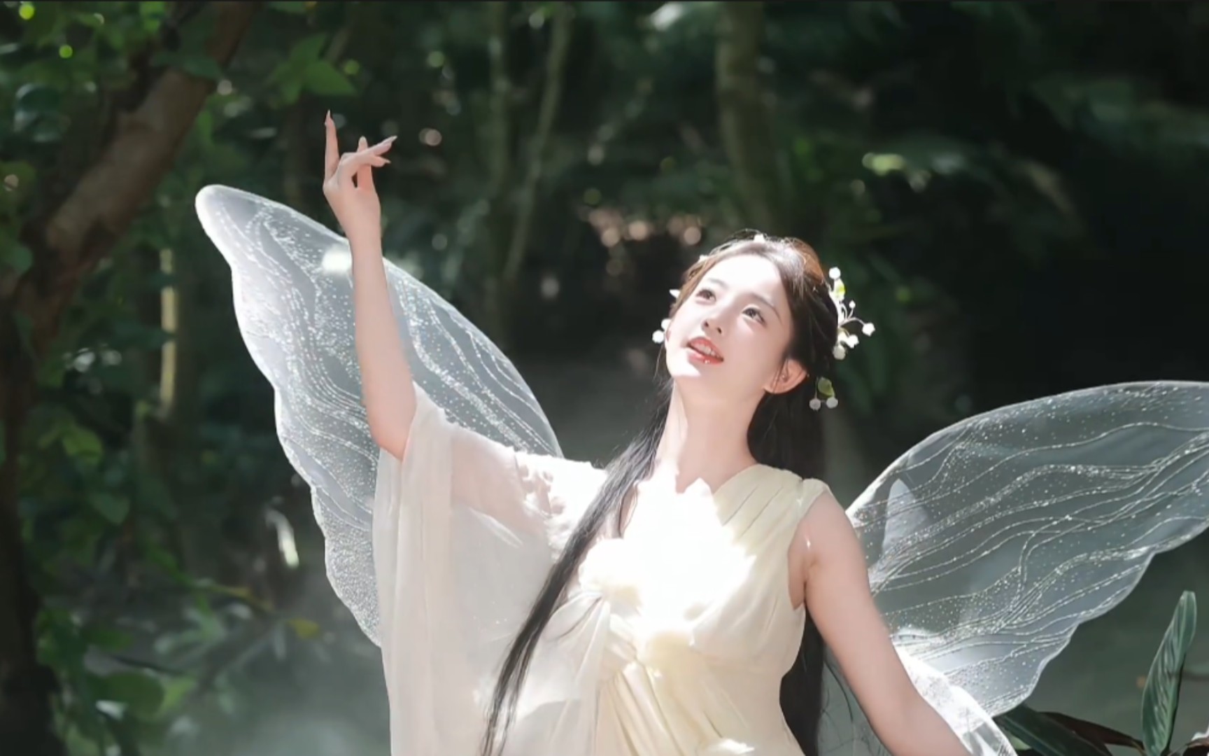 穿上翅膀太像小花仙了#黄玉瑶#瑶瑶领先