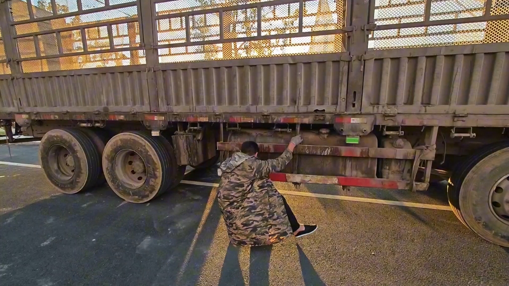 老乡开门,除了一针一线,其他全部带走