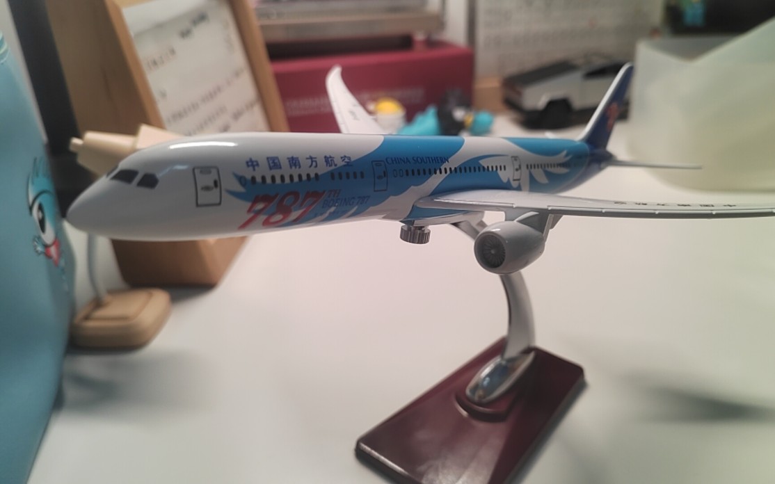 沉浸式开箱!南航第787架波音787飞机模型21cm款(白菜官方认证)