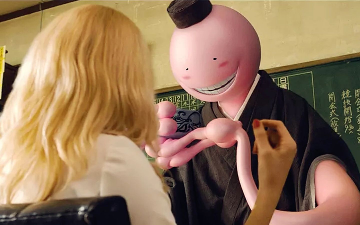 垫底班来了个怪物老师,每天的任务不是学习,而是教同学们杀自己