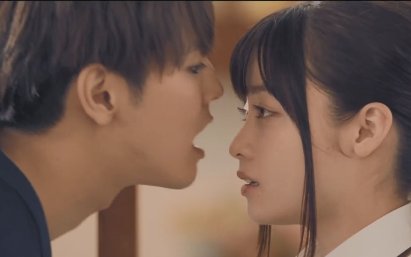 片寄凉太桥本环奈主演的漫改电影午夜0时的吻发布首款预告一个平凡