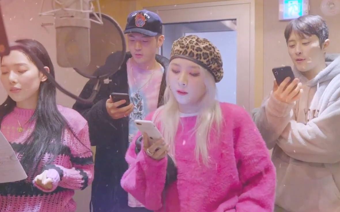 [图]KARD《Santa Tell Me》 (by. Ariana Grande) Merry Christmas