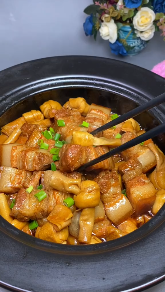 红烧肉烧豆扣,一口吃出两种味道