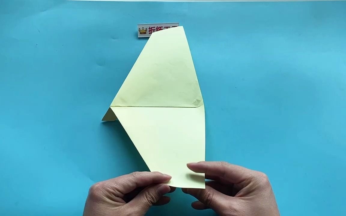 教你折纸冲浪纸飞机,简单好玩,可以飞