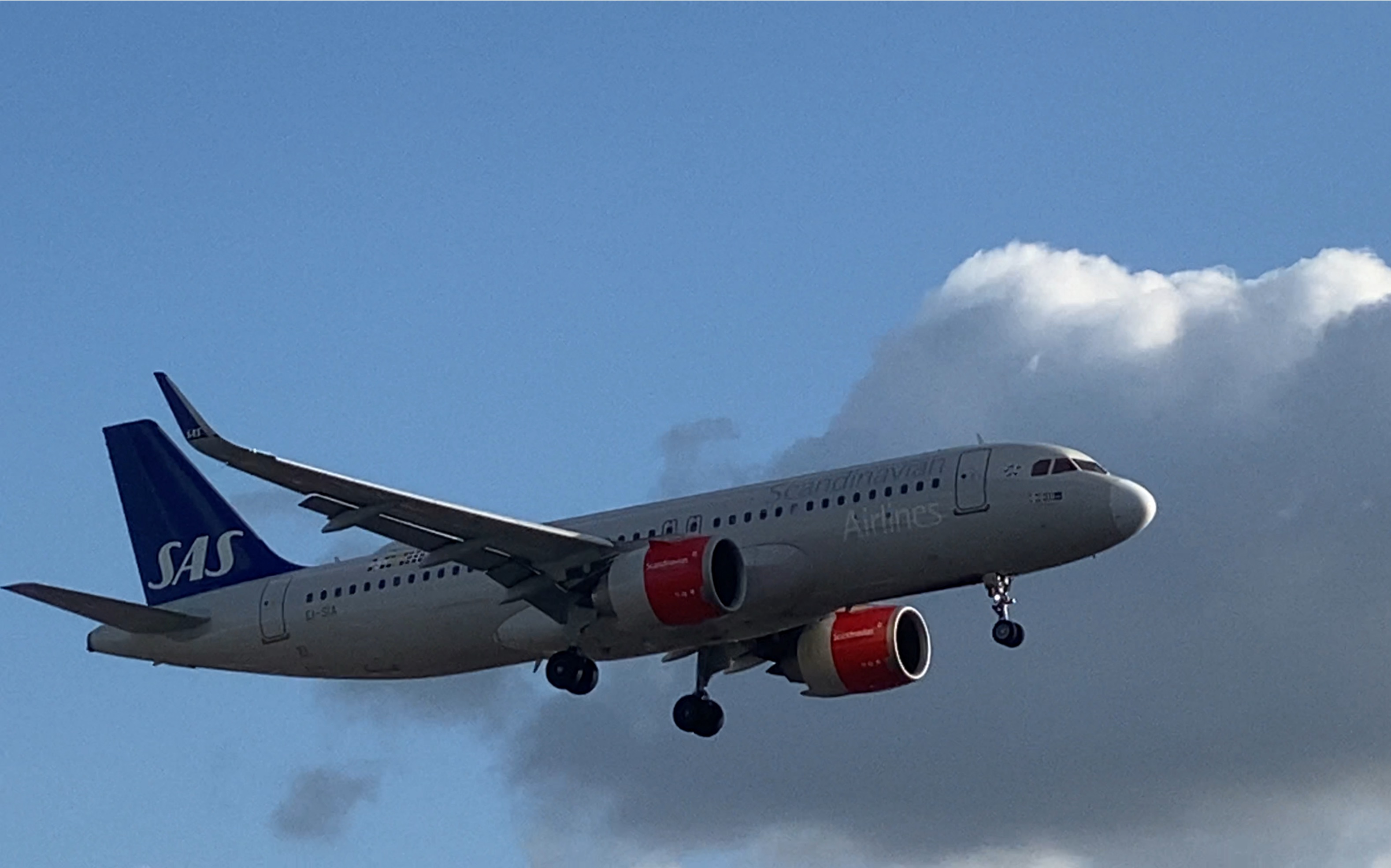 北欧航空爱尔兰注册空客a320neo降落伦敦希思罗机场