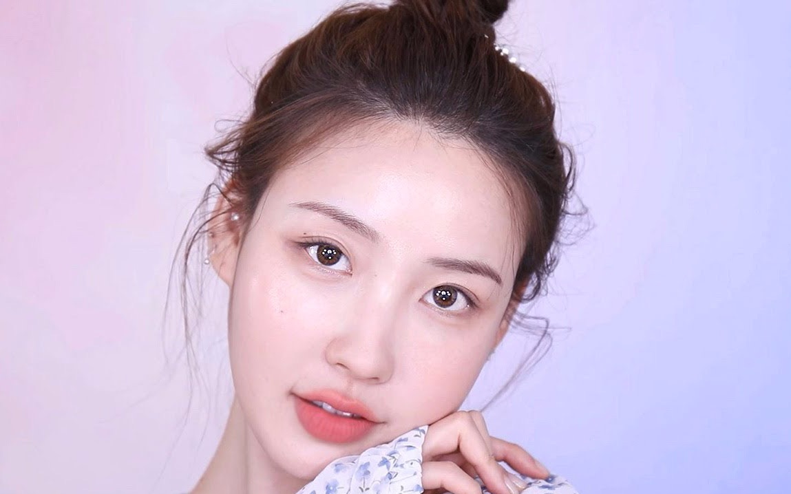 韩国超级网红美妆博主教你画夏日无底妆轻薄妆容/夏日超自然的妆容