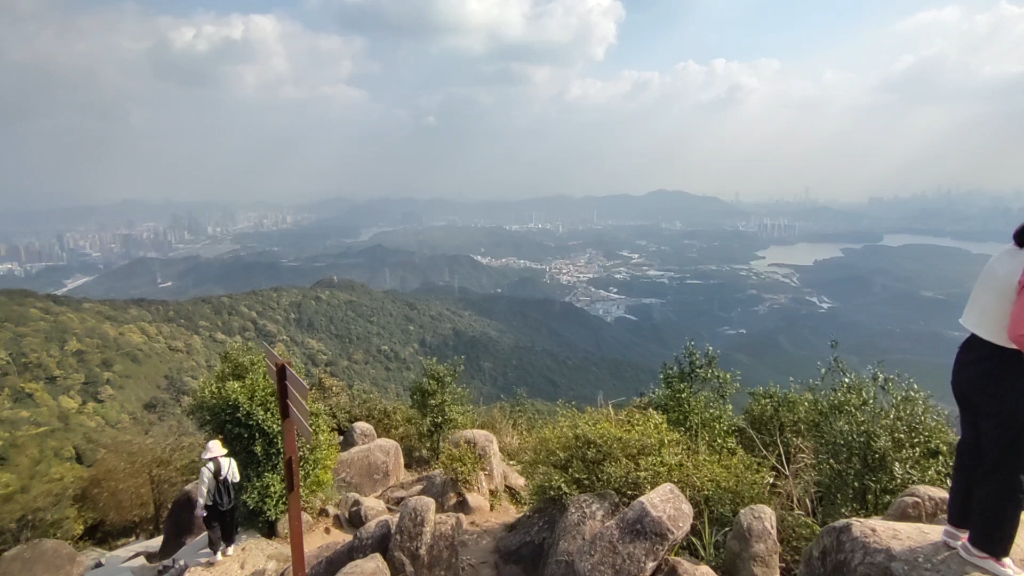 大阳台山顶
