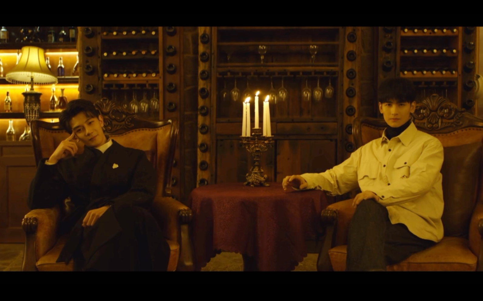 吴崎是唯一的挚友而阮澜烛是唯一的爱人——雪村初遇你保护我,最后换