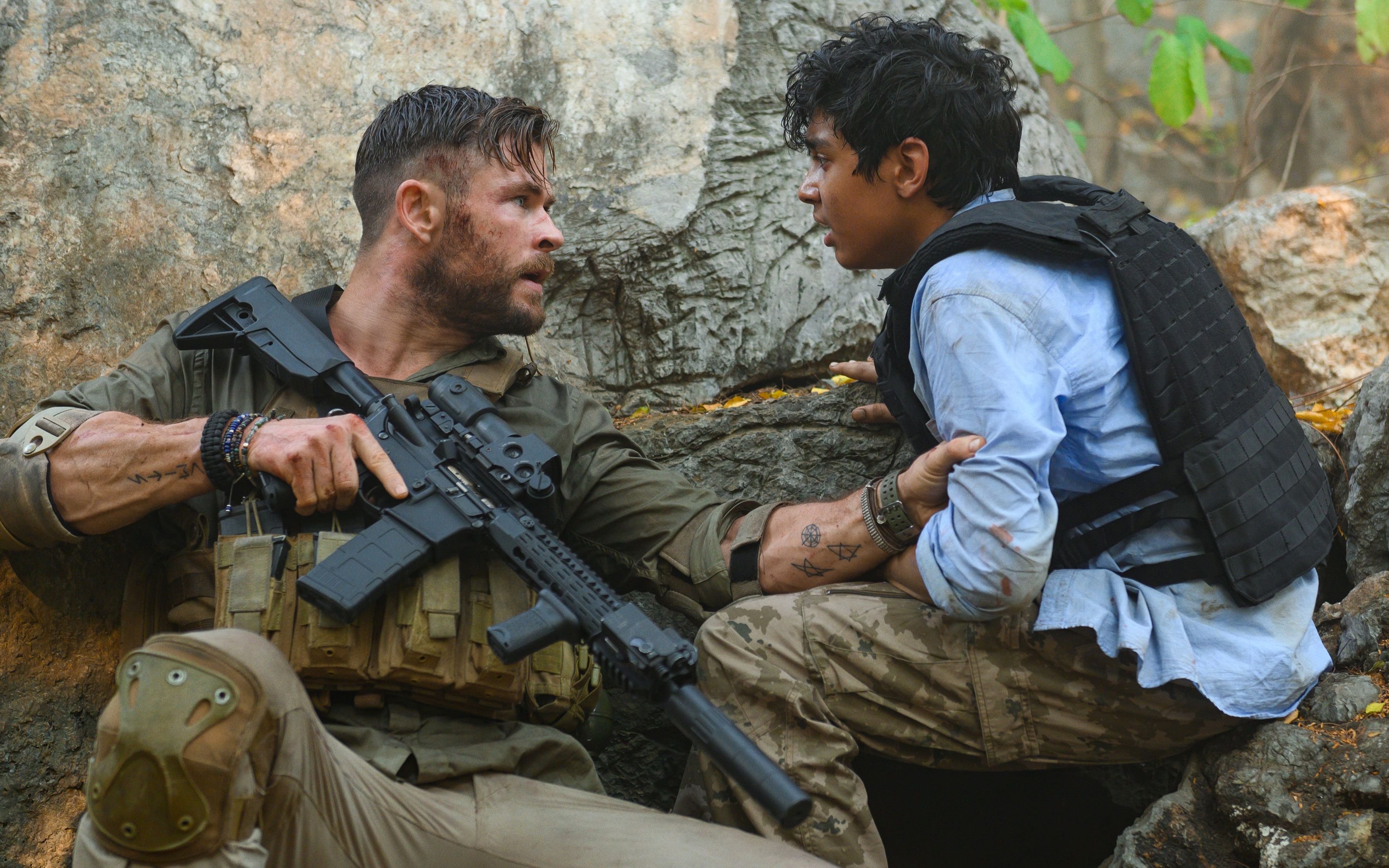 惊天营救,雷神克里斯化身铁血雇佣兵,舍命营救毒枭之子