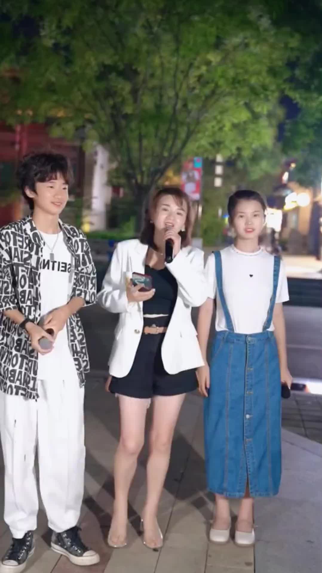 这也太好听了吧小天一雨儿爱唱歌唱歌