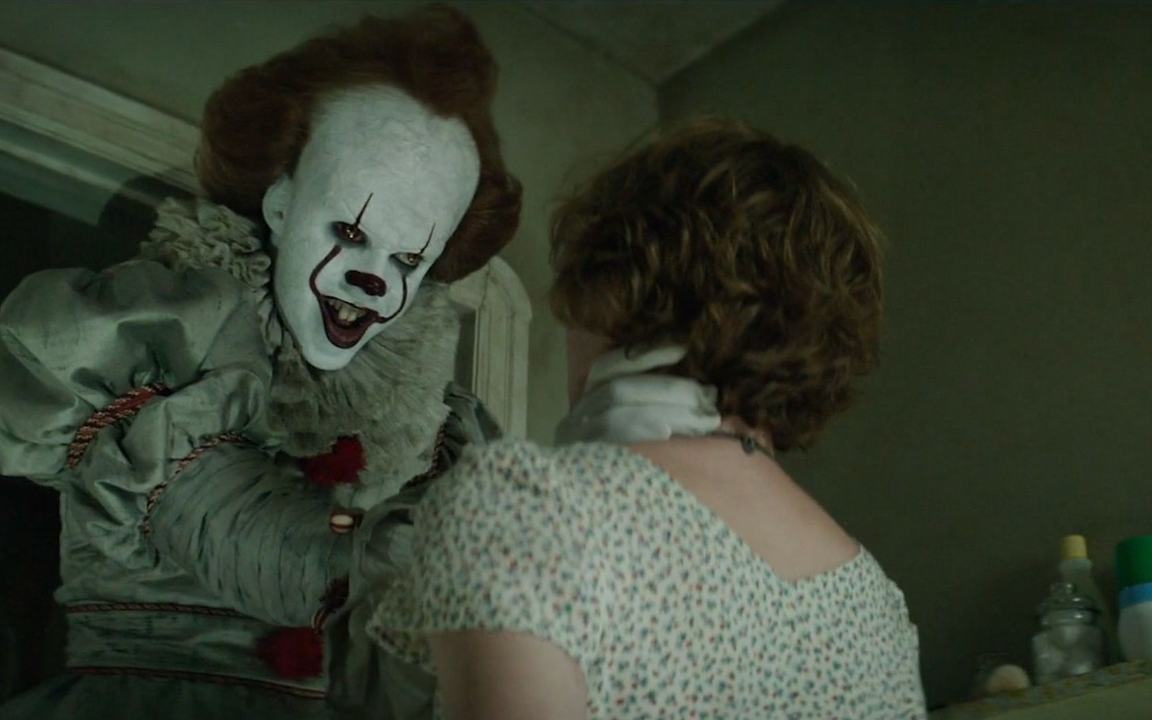 《小丑回魂》一个以恐惧为食的小丑,每27年就会出现,全球经典恐怖片