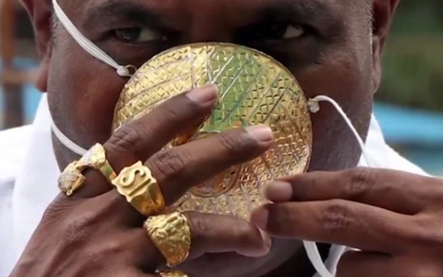 8万元的黄金口罩,多此一举!_哔哩哔哩_bilibili