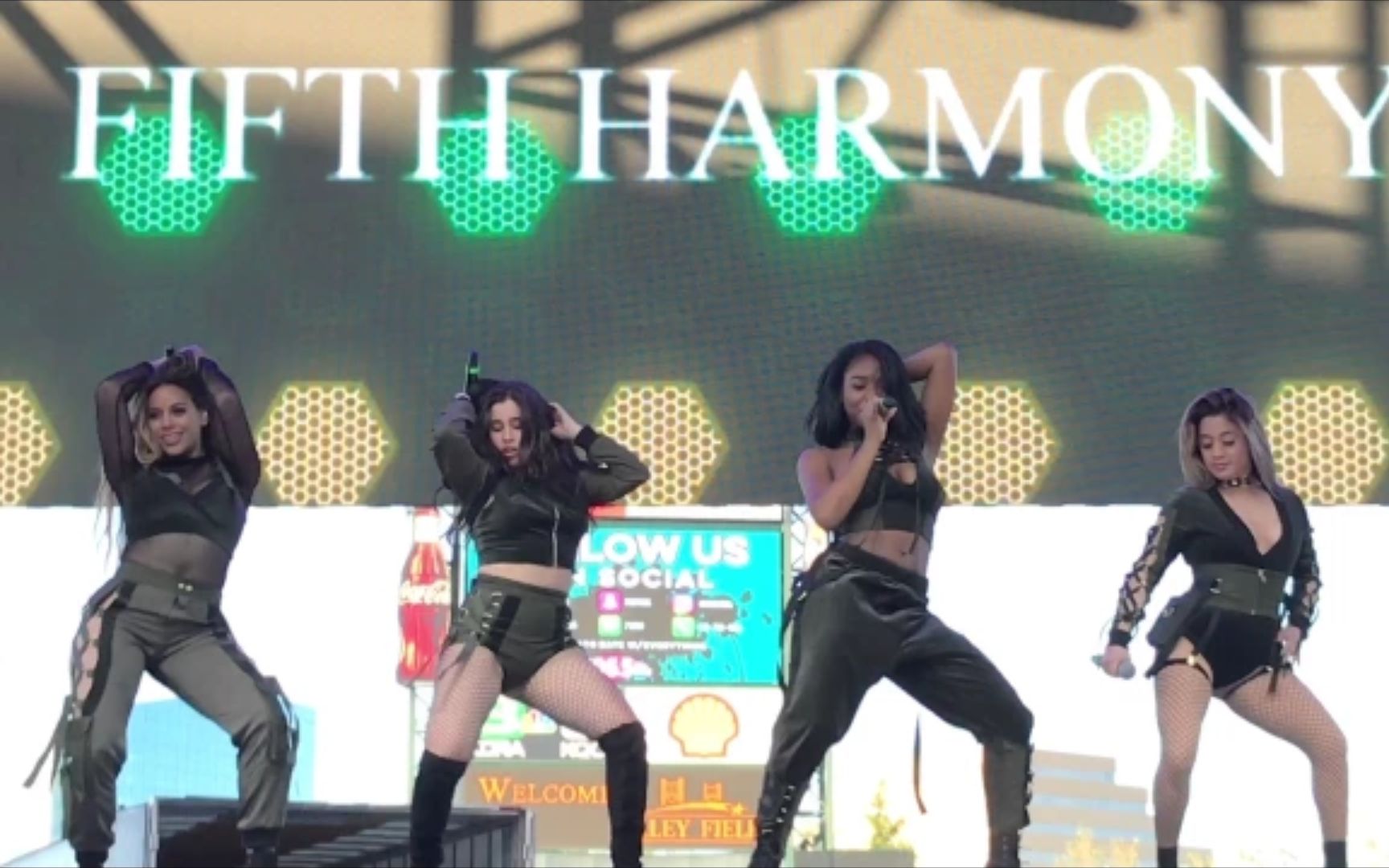 [图]【合集】Fifth Harmony 17/5/14 在EndFest Sacramento的現場表演