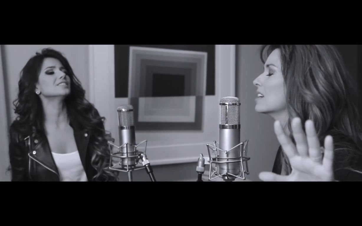 [图]【英语+葡语版】Shania Twain and Paula Fernandes - You're Still The One 2014