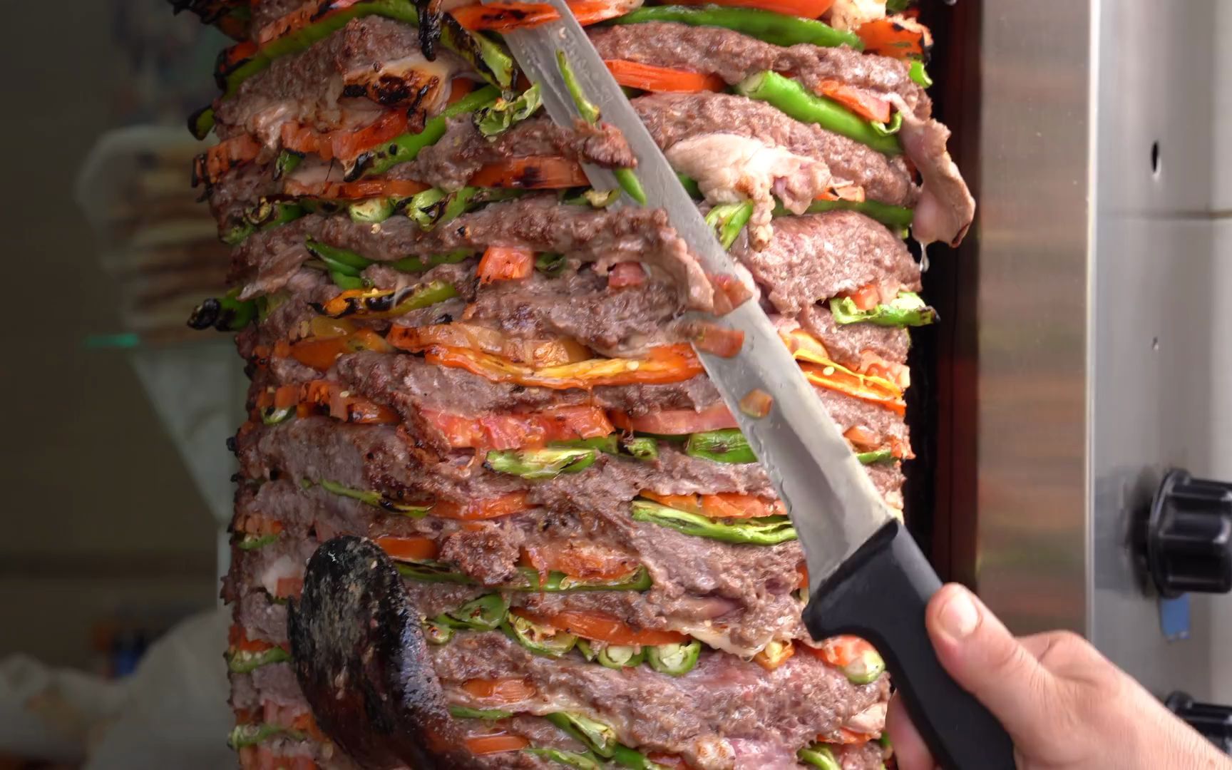 土耳其的上帝级街头食品_制作烤肉串 伊斯坦布尔的大型街头美食之旅