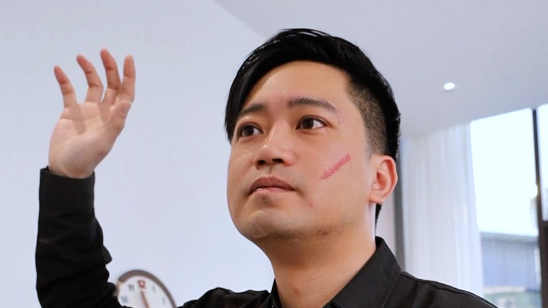 女友非要吃我一掌！