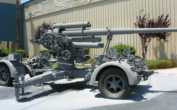 德国黑科技,把3架88mm flak放到一辆半履带车上来怼你的敌人(德式魔改