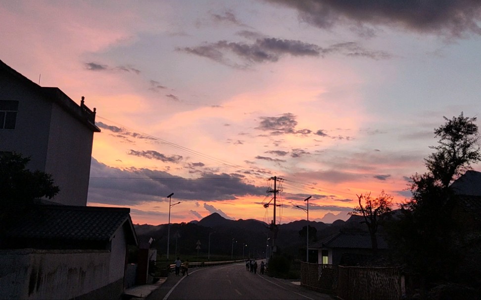 小乡村傍晚日常